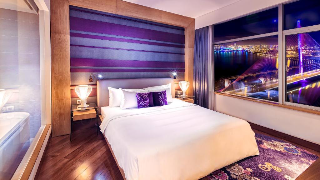 Phòng ngủ tại khách sạn Grand Mercure Đà Nẵng