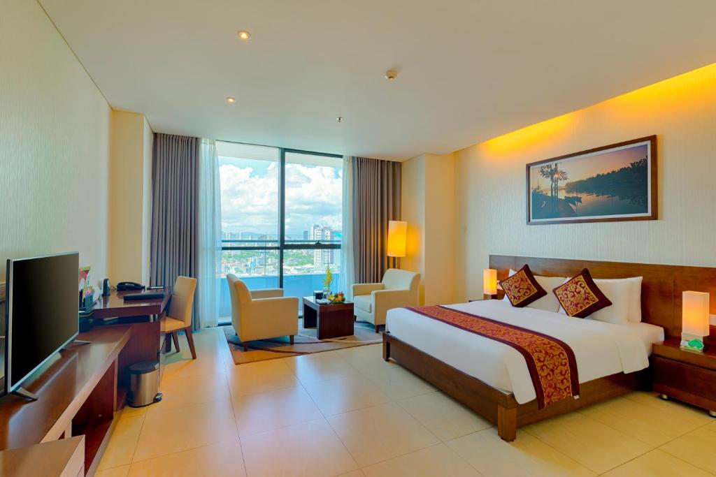 Phòng ngủ tại khách sạn Grand Tourane Đà Nẵng