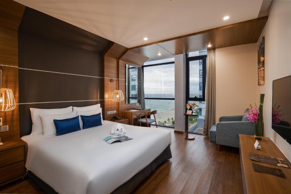 phòng ngủ tại khách sạn 4 sao view biển đà nẵng