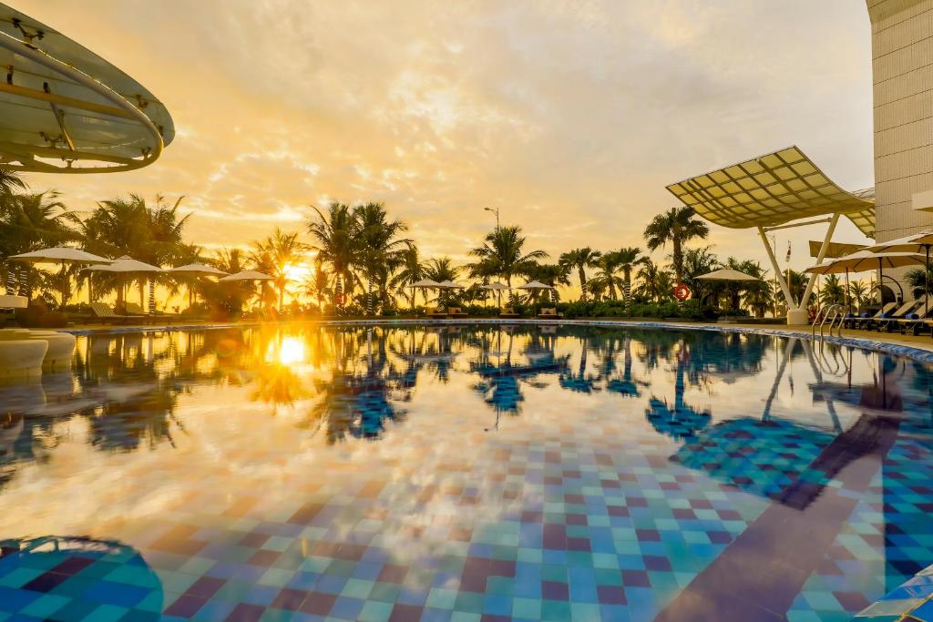 hồ bơi khách sạn 5 sao Đà Nẵng