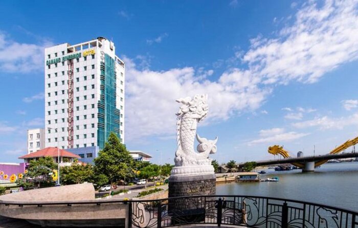 khách sạn đà nẵng view sông hàn